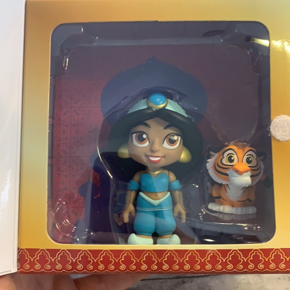 Jasmine and Genie Vinyl Figure/Funko - Picture 2 of 4